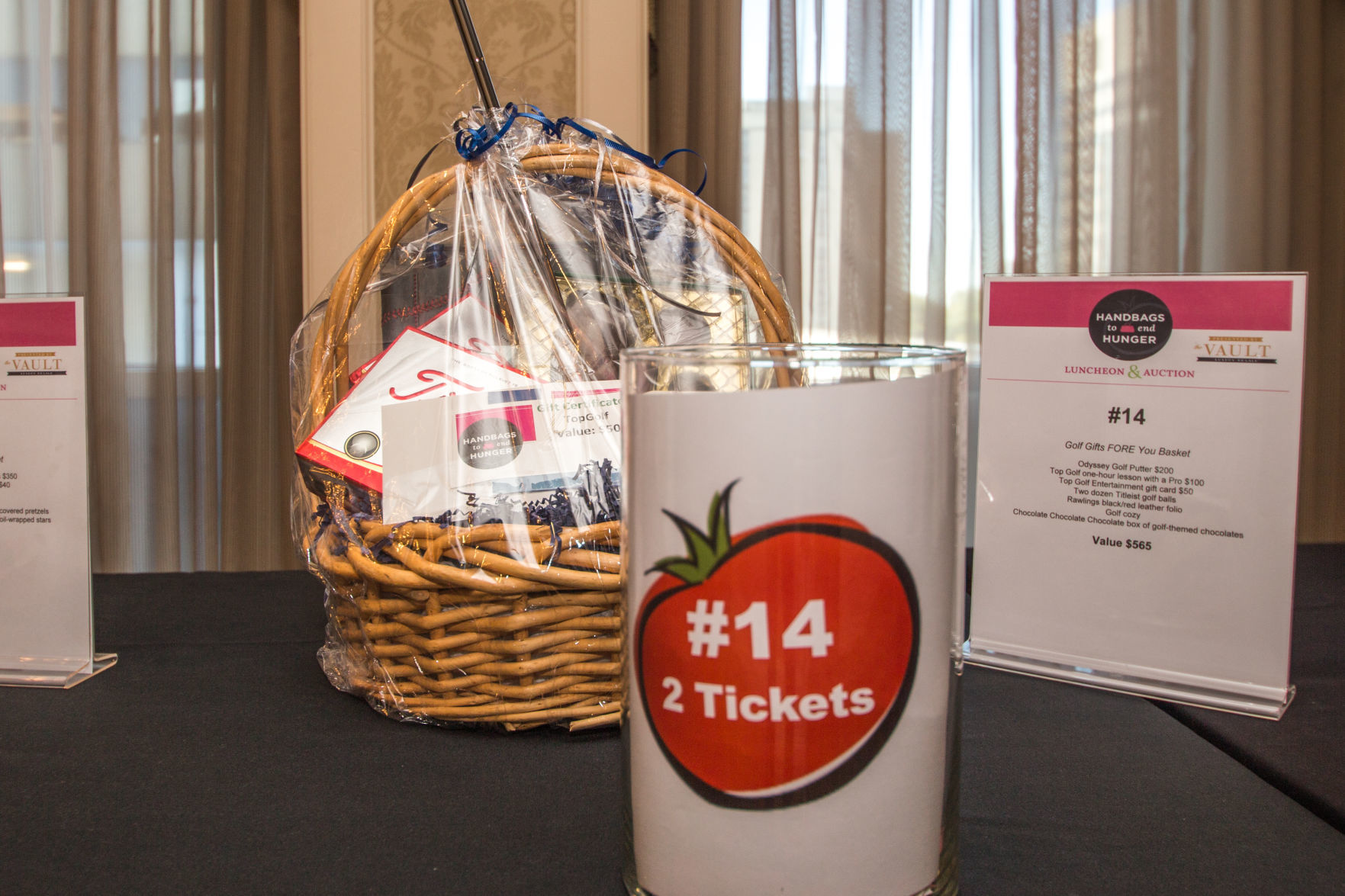 102018handbagstoendhunger18.jpg